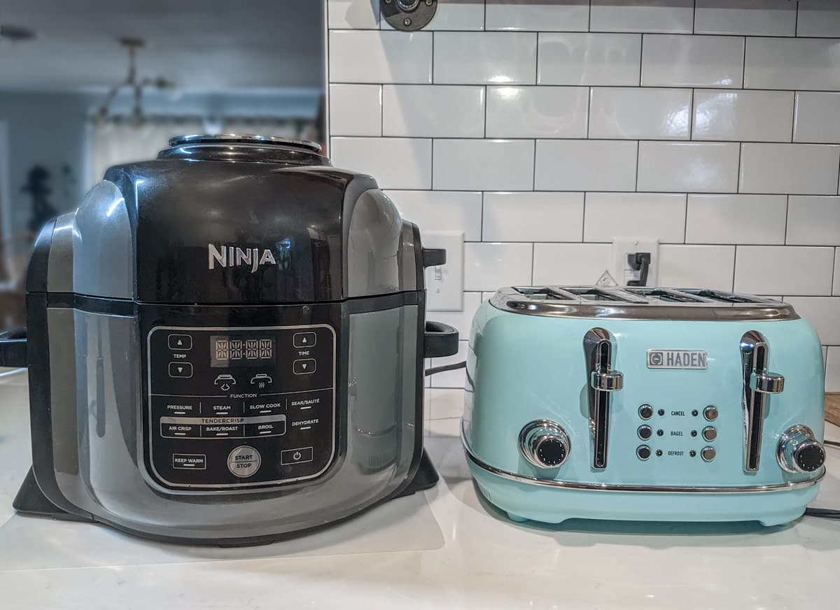 Ninja Foodie and toaster